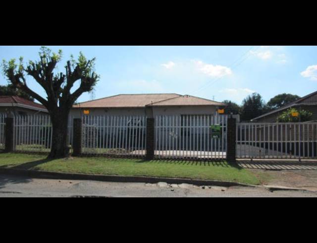 4 BEDROOM HOUSE FOR SALE IN SUNNYRIDGE